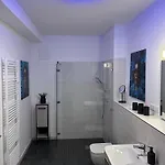 Apartman Aner 8 Luxurioeses Haus Im Haus Fuer Bis Zu 6 Personen Mit Infrarotsauna Drezda
